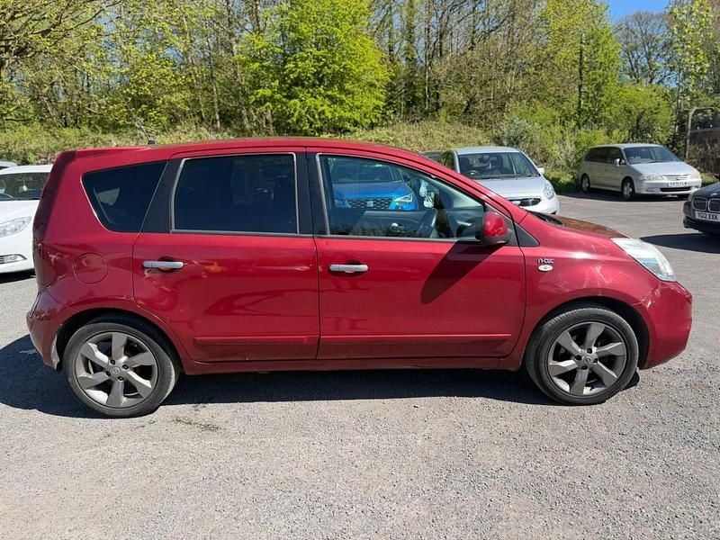Used Nissan Note N-TEC 110 HP (80 kW) 2011 Red Hatchback