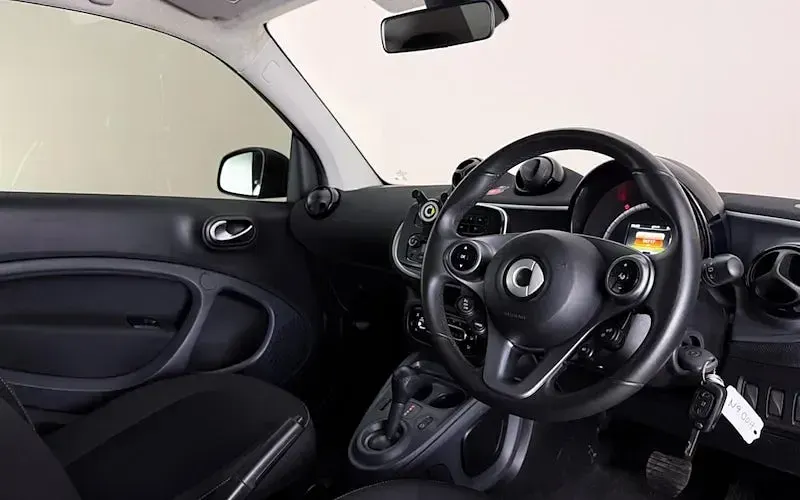 Used Smart ForTwo Coupé Passion 71 HP (52 kW) 2018 White Coupe