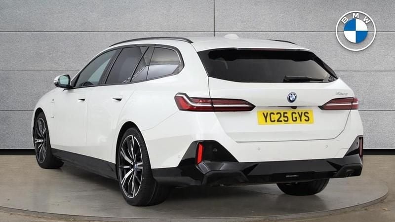 Used BMW 530e M Sport 295 HP (216 kW) 2025 White Estate