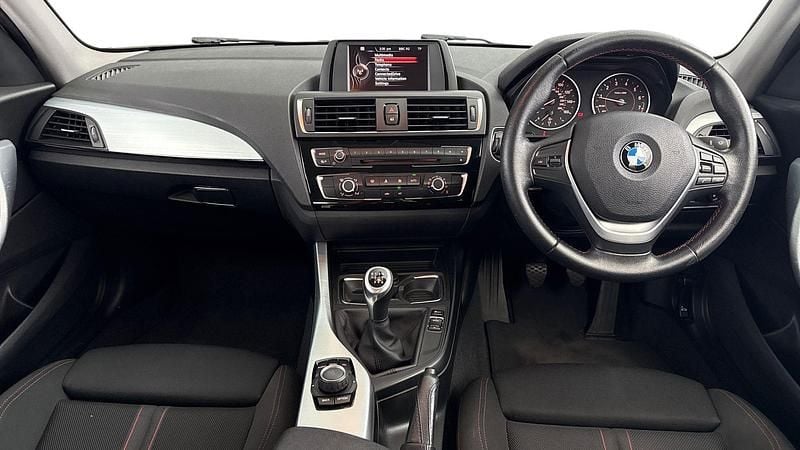 Used BMW 118 Sport Line 134 HP (98 kW) 2015 White Hatchback