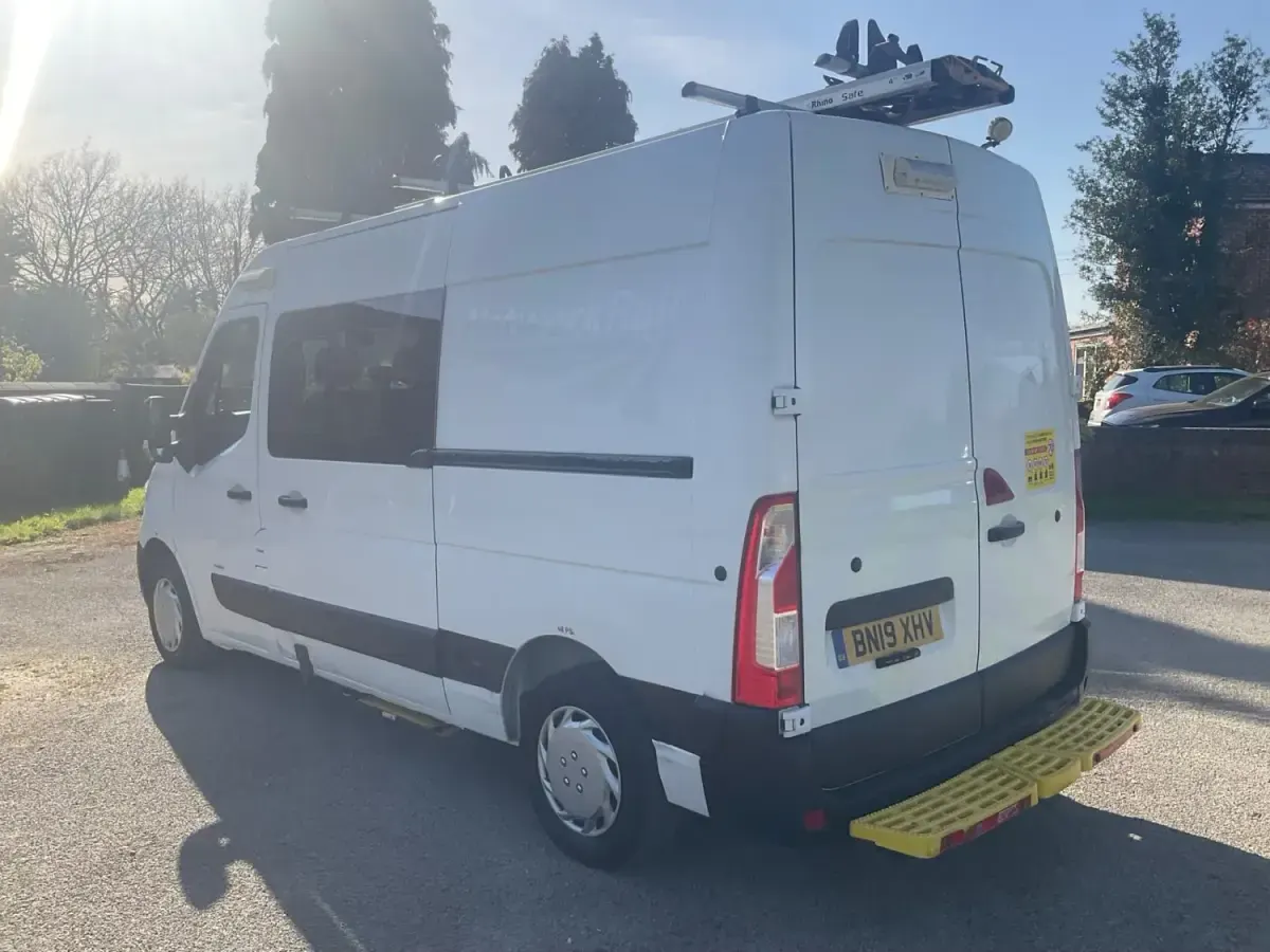 Begagnad Vauxhall Movano 130 HK (95 kW) 2019 Vit Minibuss