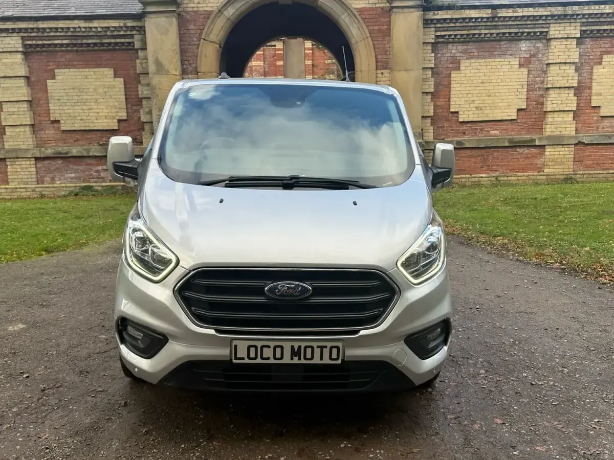 Used Ford Transit Custom Limited 130 HP (95 kW) 2021 Silver Van