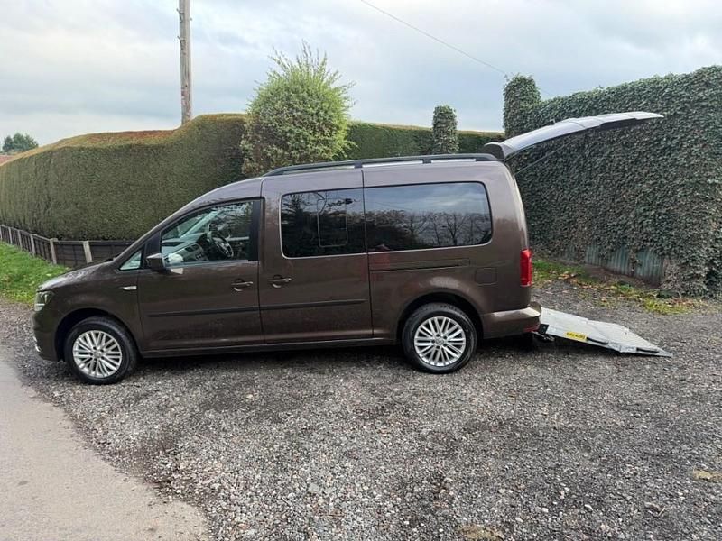 Used VW Caddy Maxi Life Life 102 HP (75 kW) 2019 Brown MPV