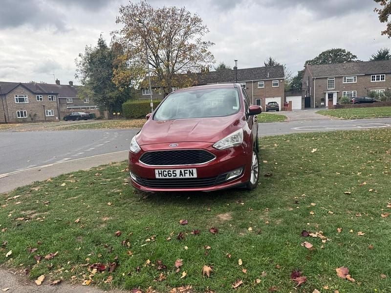 Red Used 2015 Ford Grand C-Max Titanium MPV | £4,995 (Good price) - Image 1/4