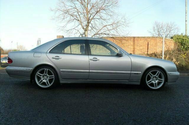 Begagnad Mercedes E200 Classic 2001 Sedan