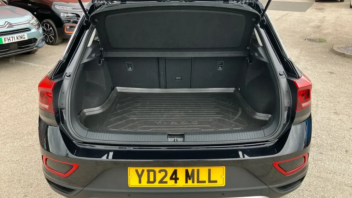 Used VW T-Roc Match 150 HP (110 kW) 2024 Black SUV