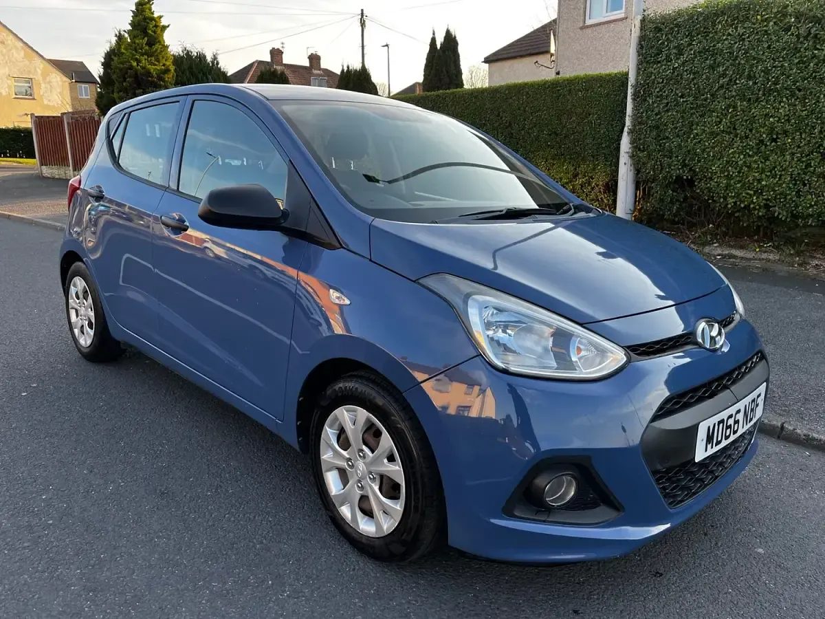 Used Hyundai i10 2017 Blue Hatchback