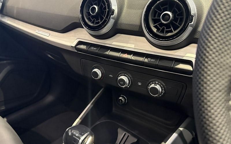 New Audi Q2 S-Line 150 HP (110 kW) 2025 SUV