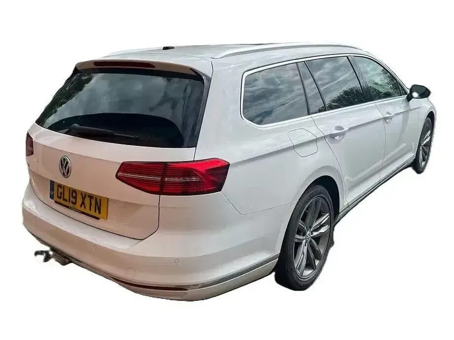 Usado VW Passat GT 150 CV (110 kW) 2019 Blanco Familiar