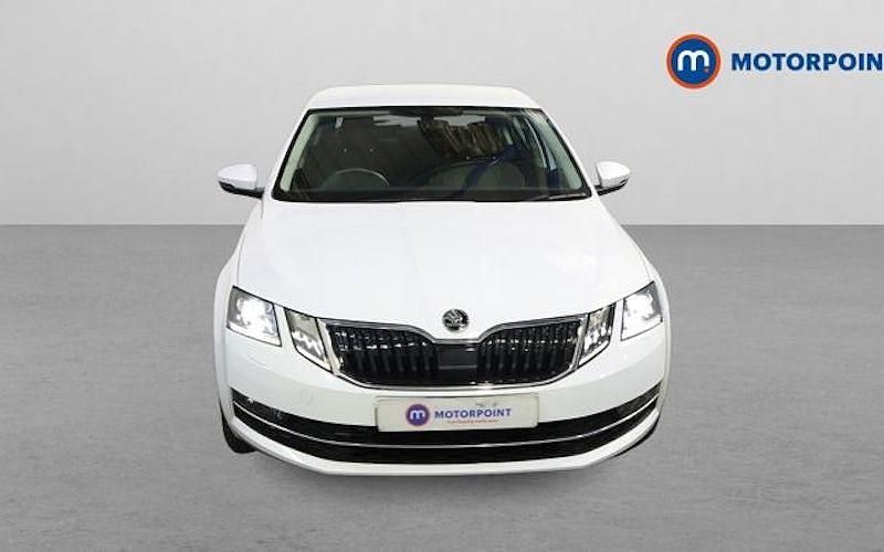 Used Skoda Octavia SE L 190 HP (139 kW) 2019 White Hatchback