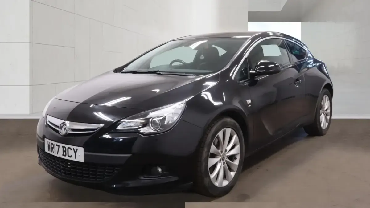 Second-hand Vauxhall Astra GTC SRi 136 CP (100 kW) 2017 Negru Hatchback