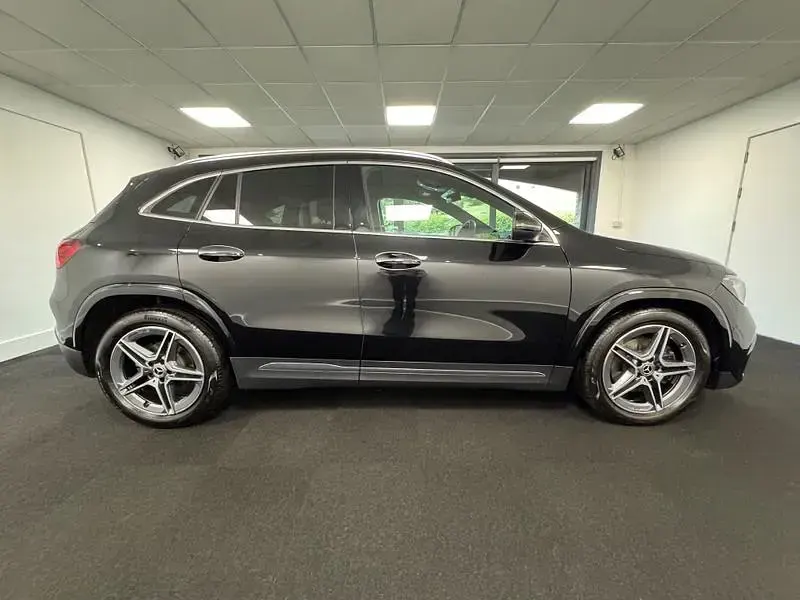 Used Mercedes GLA200 Executive 163 HP (119 kW) 2024 Black SUV