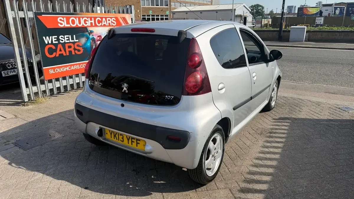 Used Peugeot 107 Allure 68 HP (50 kW) 2013 Silver Hatchback