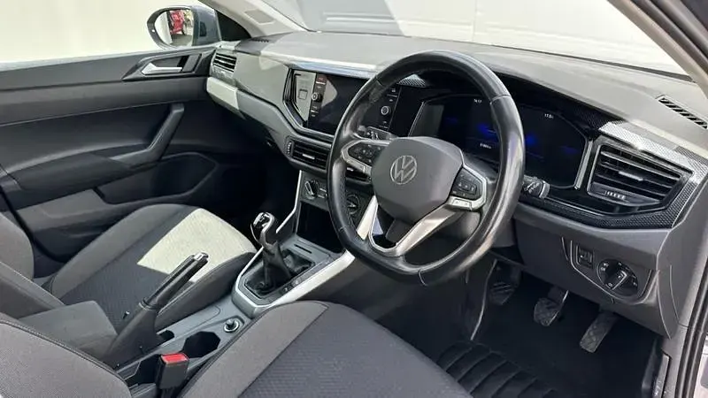 Used VW Taigo Life 95 HP (69 kW) 2023 Grey SUV