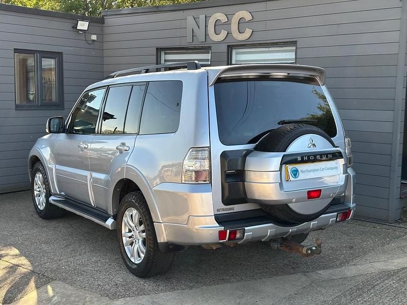 Used Mitsubishi Shogun 197 HP (144 kW) 2012 Silver SUV