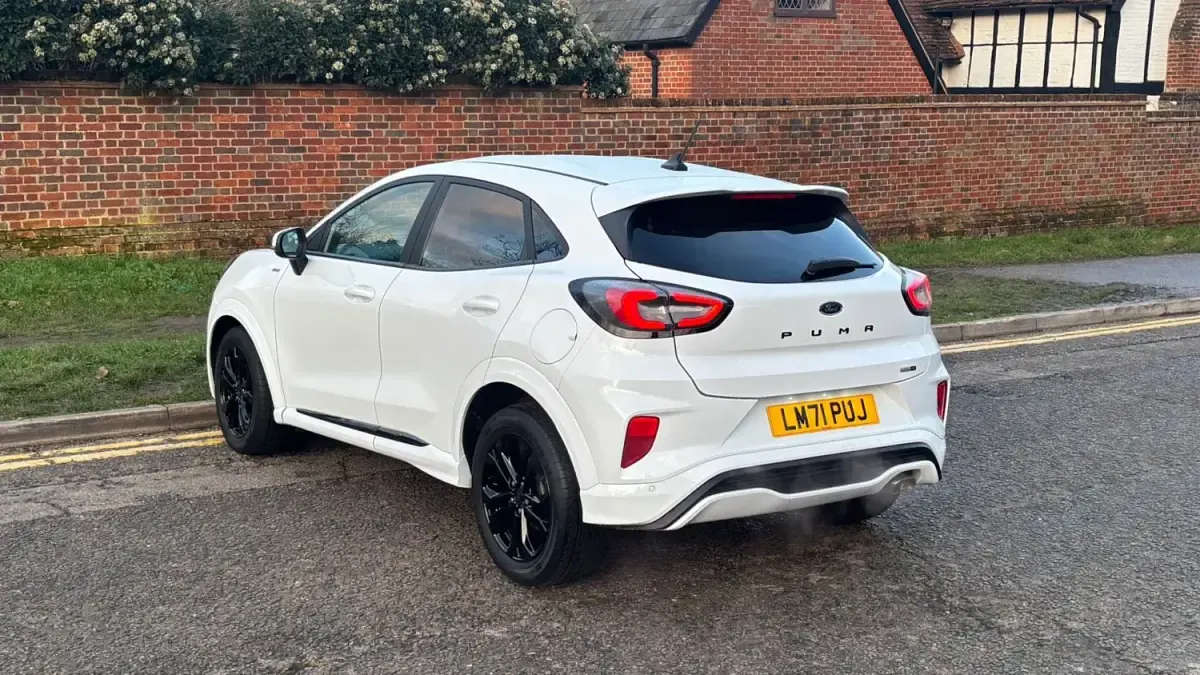 Begagnad Ford Puma ST-Line 2021 Vit Halvkombi