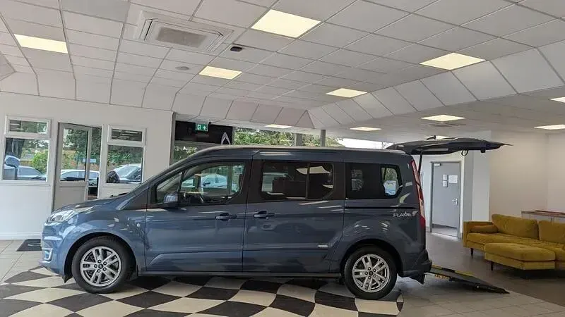 Used Ford Tourneo Connect Titanium 2019 Blue MPV