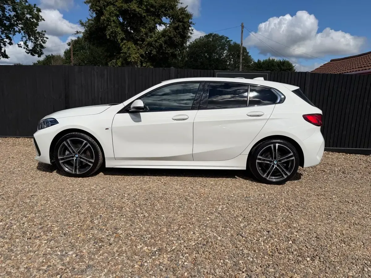 Used BMW 118 M Sport 136 HP (100 kW) 2022 White Hatchback