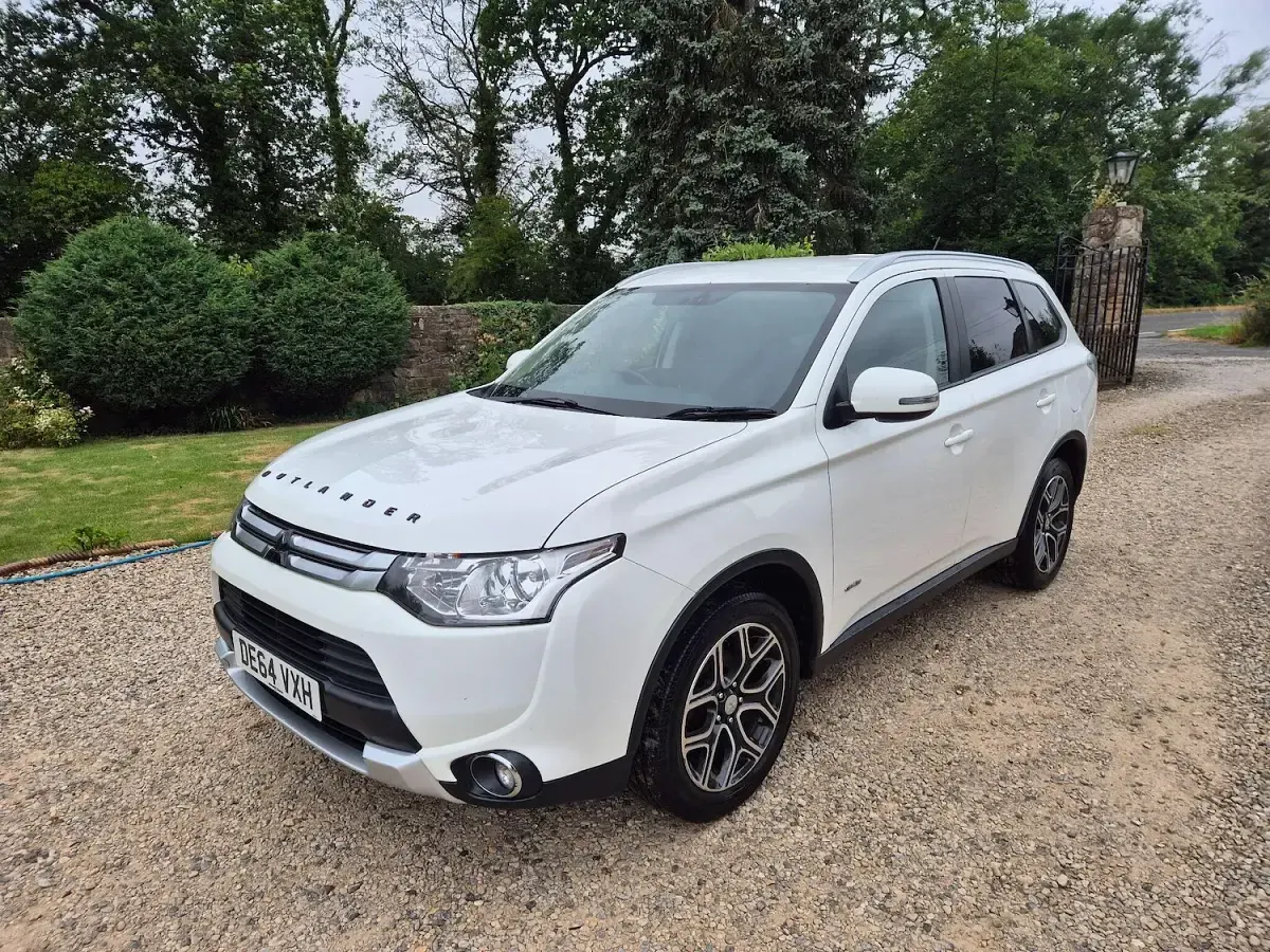 Used Mitsubishi Outlander 2014 White SUV