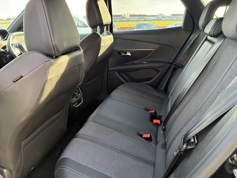 Used Peugeot 3008 Allure+ 134 HP (98 kW) 2023 Black SUV