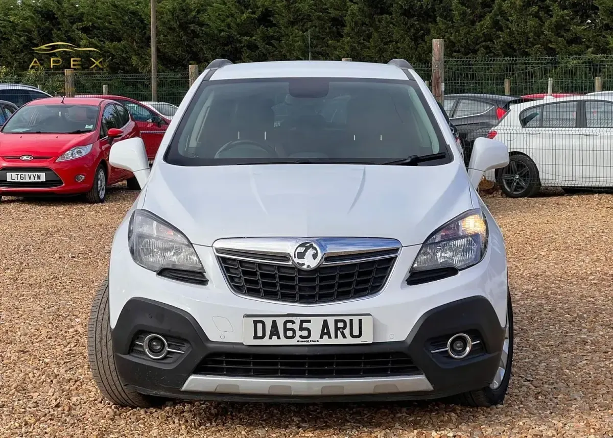 Used Vauxhall Mokka 140 HP (102 kW) 2015 White SUV