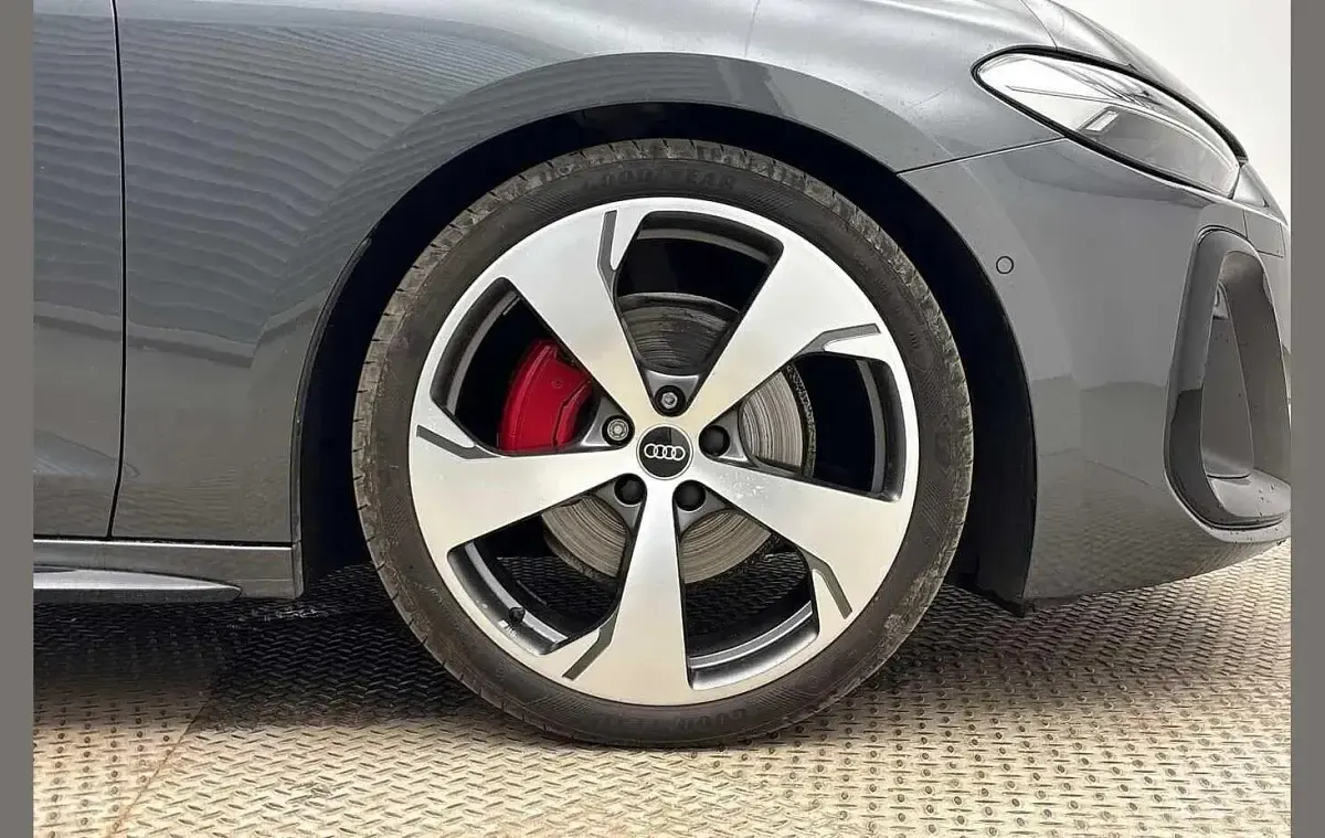 Begagnad Audi A5 Comfort 204 HK (150 kW) 2025 Grå Sedan