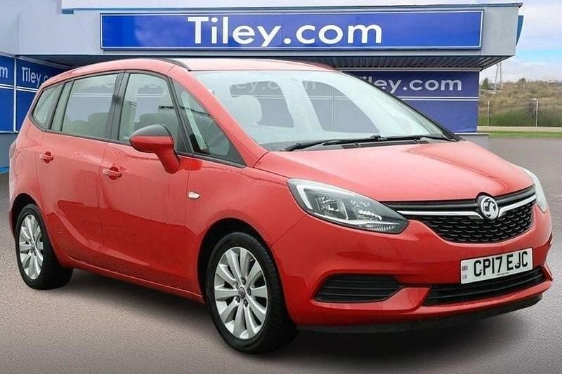 Used Vauxhall Zafira Tourer Design Edition 140 HP (102 kW) 2017 Red MPV