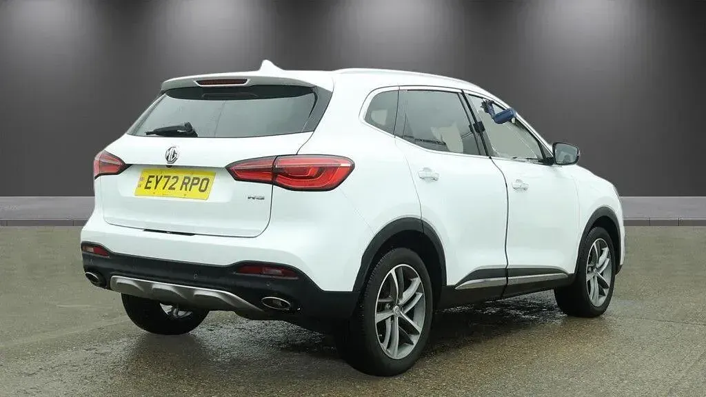 Used MG HS Exclusive 162 HP (119 kW) 2023 White SUV