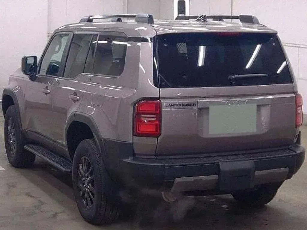 Used Toyota Land Cruiser Edition 163 HP (119 kW) 2025 White SUV