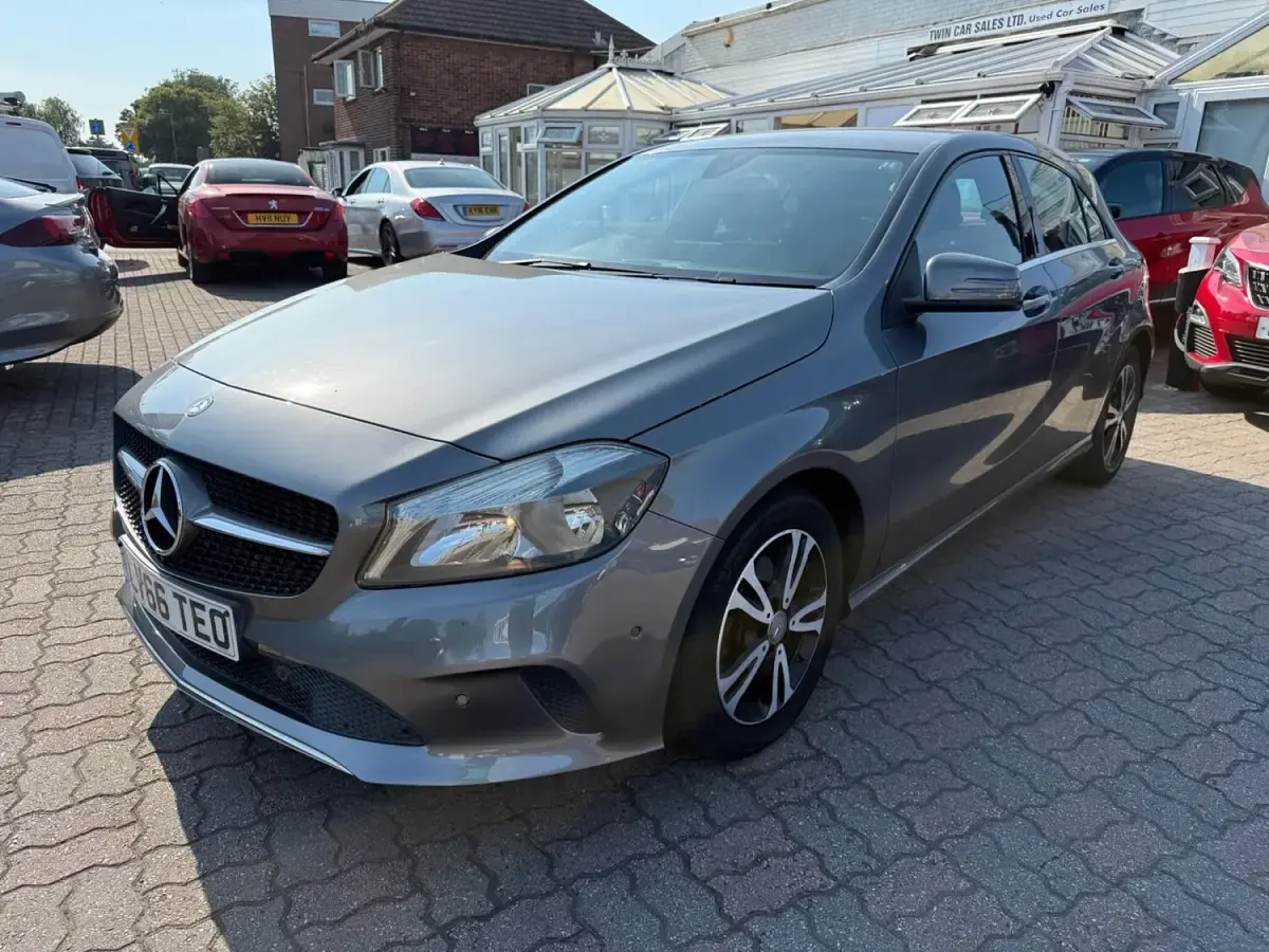 Used Mercedes A180 Executive 122 HP (89 kW) 2016 Grey Hatchback