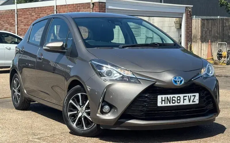 Used Toyota Yaris Hybrid 101 HP (74 kW) 2019 Hatchback