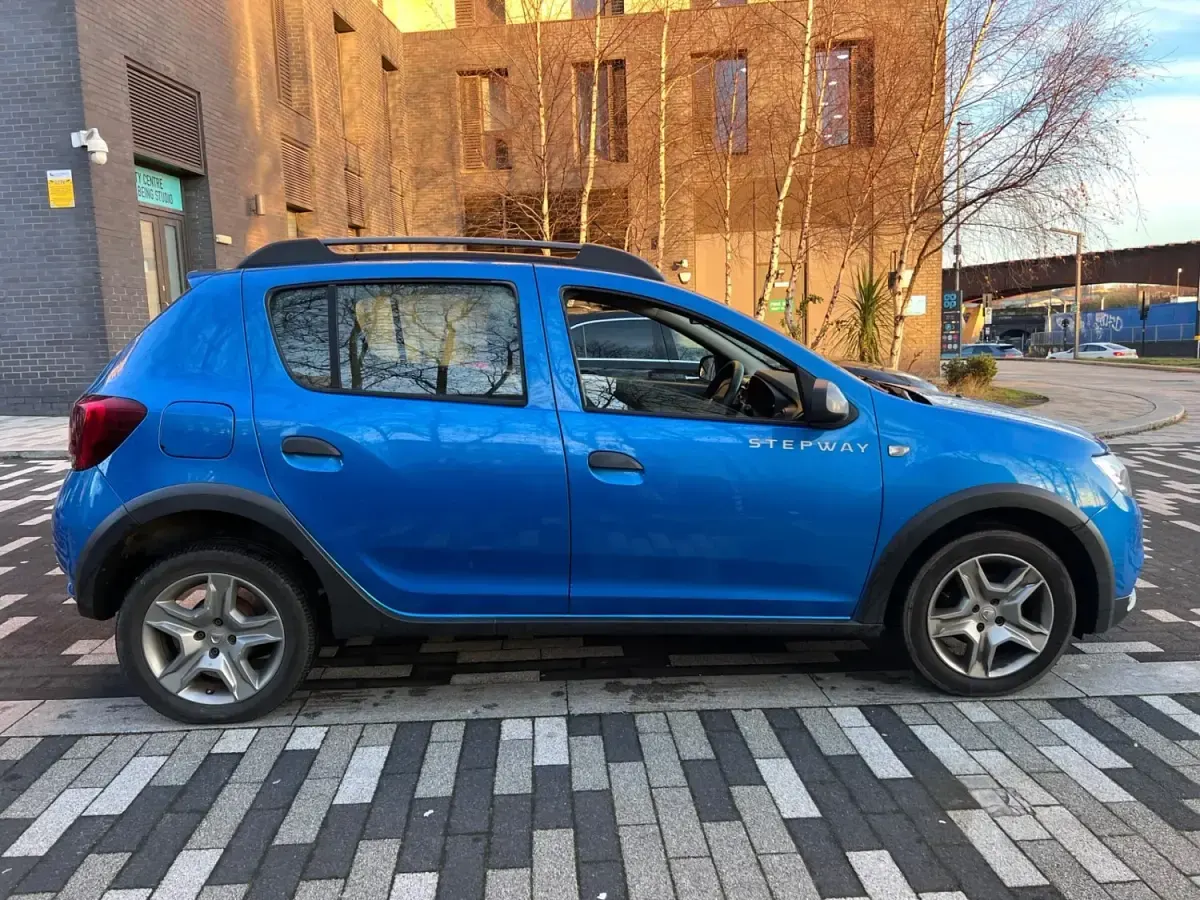 Gebraucht Dacia Sandero Ambiance 90 PS (66 kW) 2017 Blau Kleinwagen