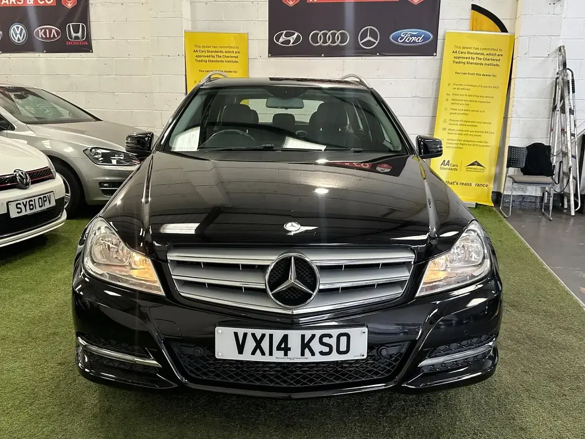Used Mercedes C220 Executive 170 HP (125 kW) 2014 Black Estate