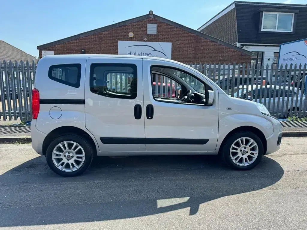 Used Fiat Qubo Lounge 77 HP (56 kW) 2019 Grey MPV