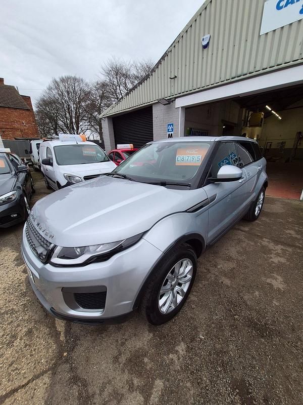 Used Land Rover Range Rover evoque SE 2017 Silver Estate