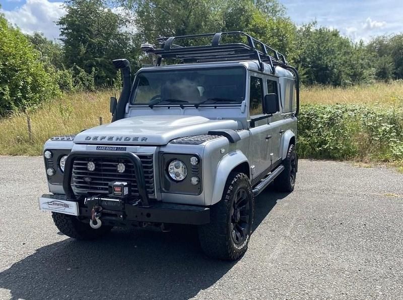 Used Land Rover Defender 122 HP (89 kW) 2014 Silver SUV