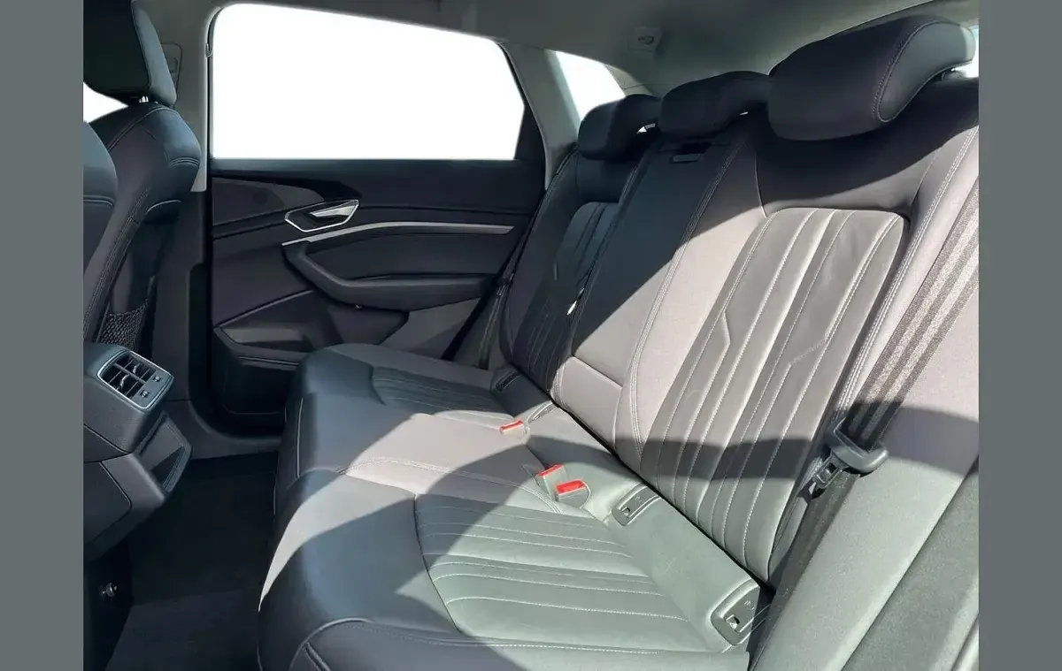Usado Audi e-tron Advanced 300 kW (408 HP) 2020 Preto SUV