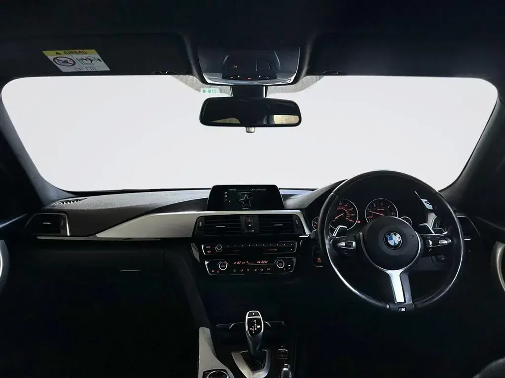 Używany BMW 320 M Sport 190 KM (139 kW) 2018 Czarny Sedan/Limuzyna