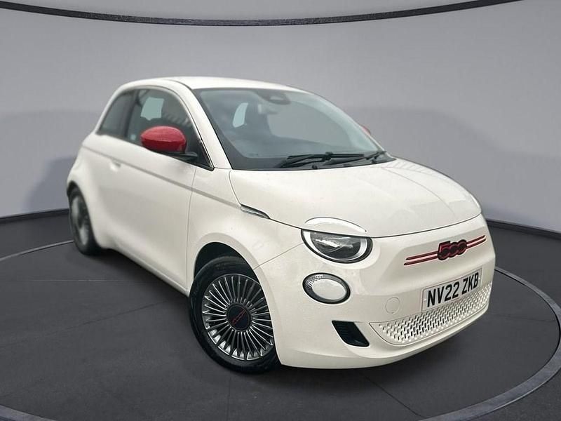 Used Fiat 500e Red 86 kW (118 HP) 2022 White Hatchback