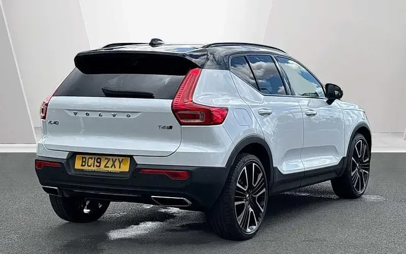 Used Volvo XC40 R-Design 190 HP (139 kW) 2020 SUV