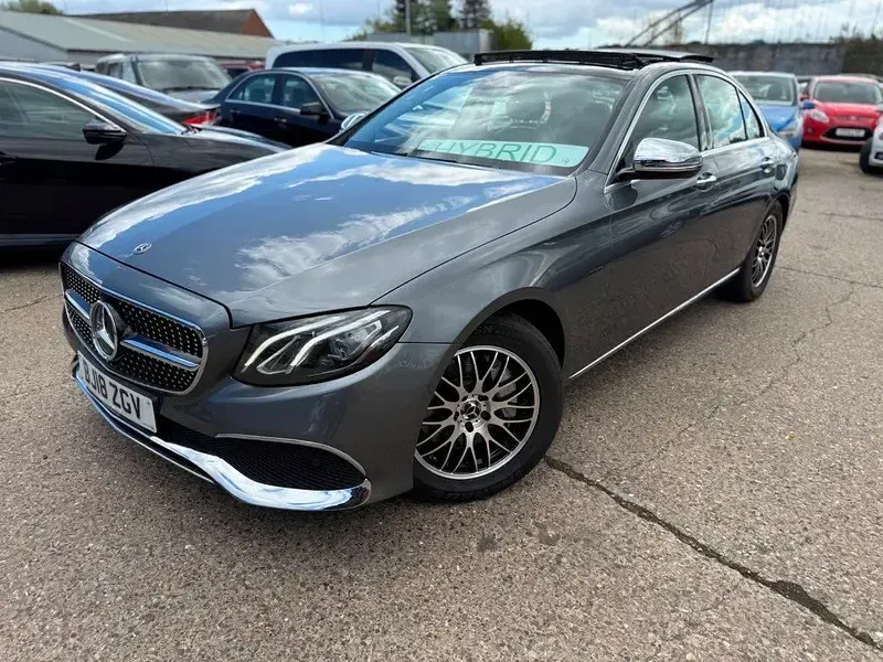 Używany Mercedes E350 Premium 2018 Szary Sedan/Limuzyna