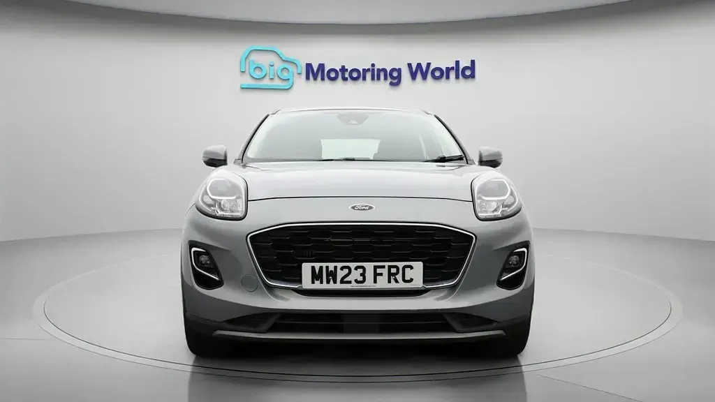 Usado Ford Puma Titanium 125 HP (91 kW) 2023 Prateado SUV