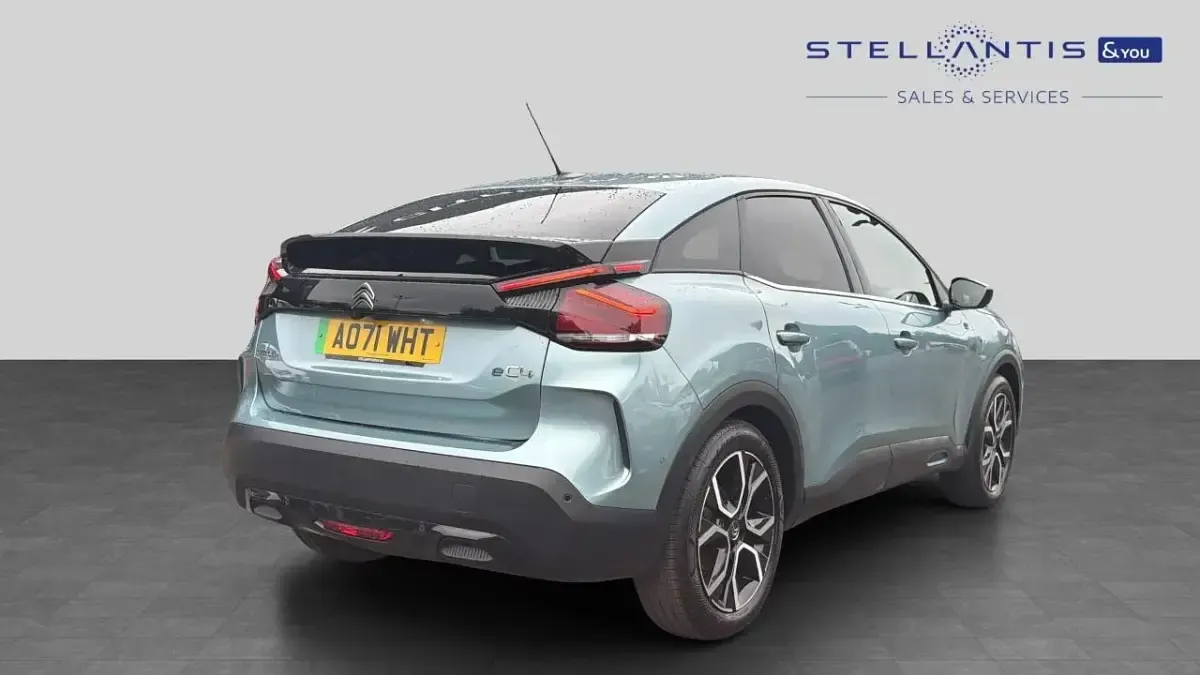 Usado Citroën e-C4 Shine 98 kW (134 CV) 2022 Azul Utilitario
