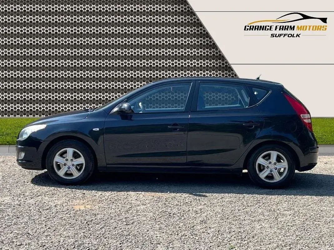 Used Hyundai i30 Comfort 109 HP (80 kW) 2009 Black Hatchback