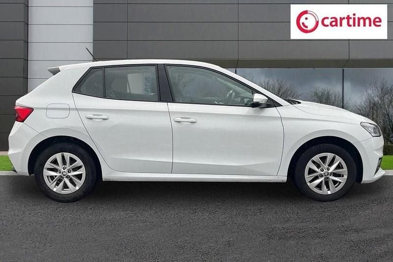 Used Skoda Fabia Comfort 95 HP (69 kW) 2022 White Hatchback