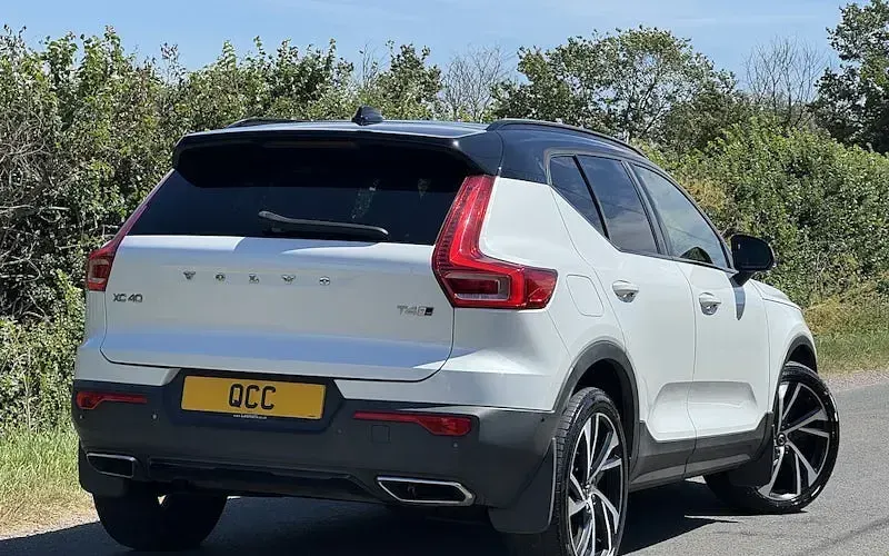 Used Volvo XC40 R-Design Pro 190 HP (139 kW) 2019 Crystal whte SUV