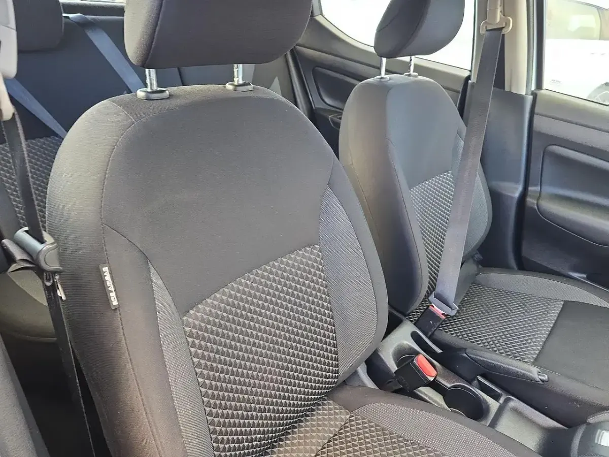 Used Nissan Micra Acenta 92 HP (67 kW) 2021 Silver Hatchback