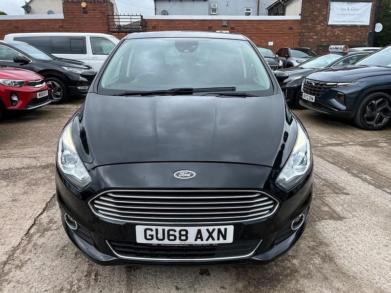 Used Ford S-MAX Titanium 150 HP (110 kW) 2018 Black MPV