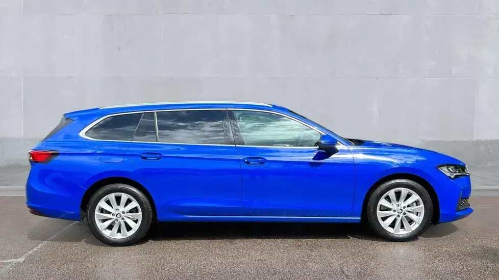Used Skoda Superb SE Technology 204 HP (150 kW) 2025 Energy blue