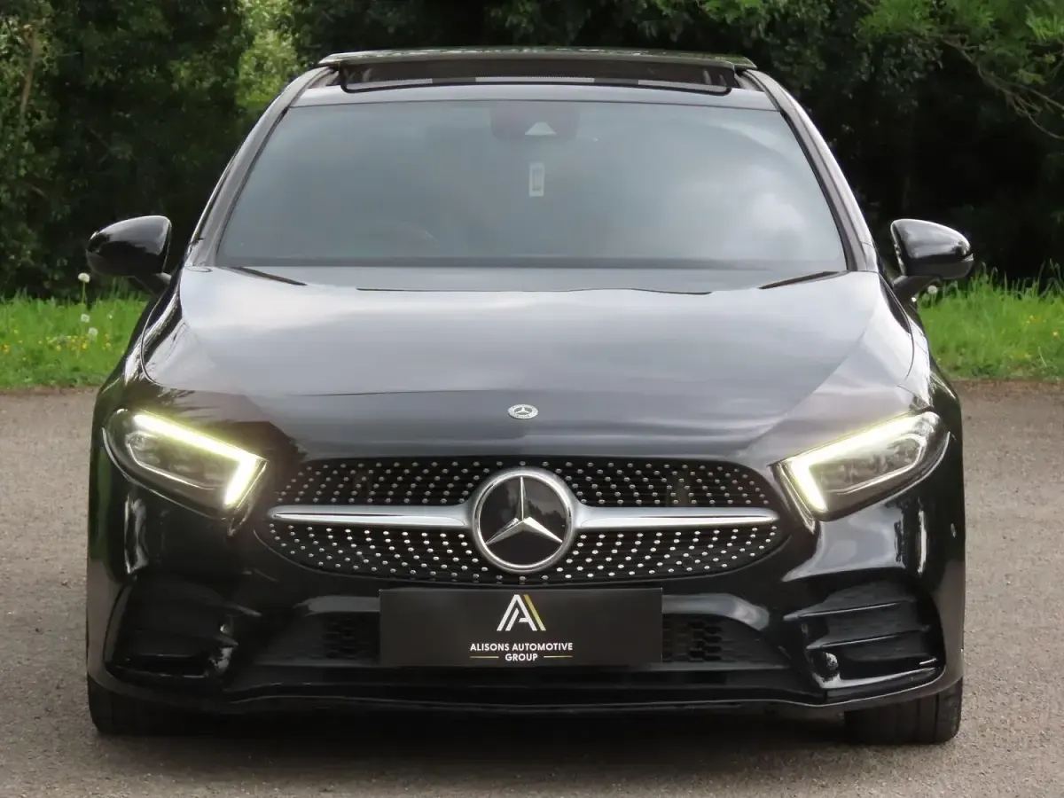 Begagnad Mercedes A35 AMG Premium Plus 2019 Svart Halvkombi